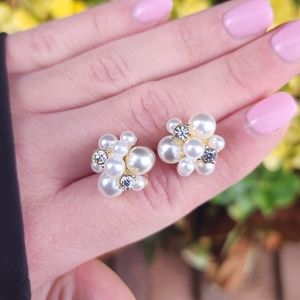 BRAND NEW - Cluster of Pearl Earrings